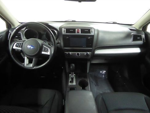 Used 2017 Subaru Outback 2.5i Premium image 9