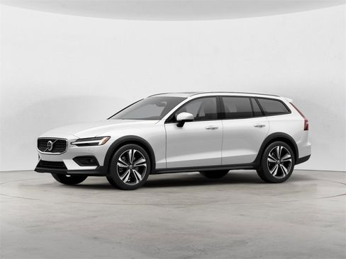 Certified 2025 Volvo V60 B5 Cross Country Plus image 6