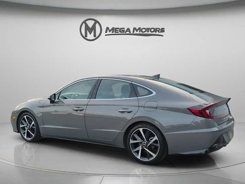 Used 2022 Hyundai Sonata SEL Plus w/ Preferred Accessory Package FWD image 4