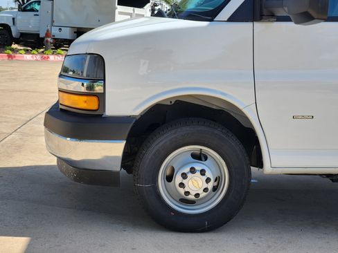 New 2025 Chevrolet Express 3500 w/ Power Convenience Package image 14