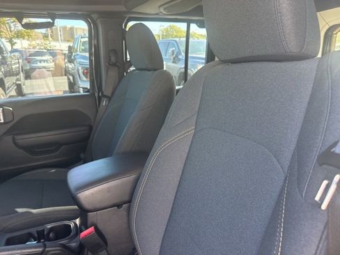 Used 2024 Jeep Wrangler Willys image 11
