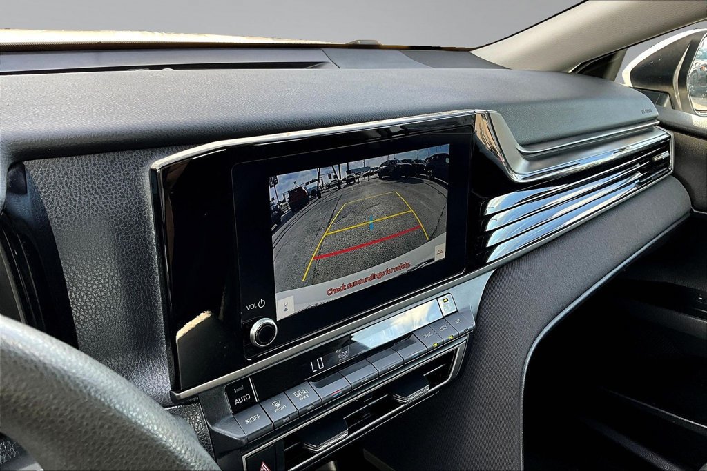 Used 2025 Toyota Camry LE FWD image 15