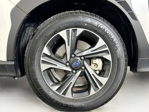 Used 2024 Subaru Crosstrek 2.0i Premium image 11