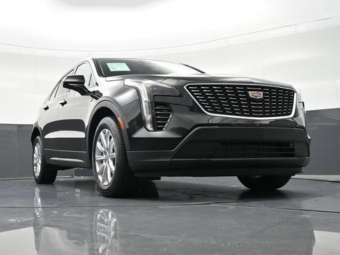 Used 2022 Cadillac XT4 Luxury w/ Driver Awareness Package FWD image 26