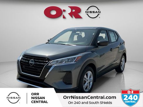 New 2025 Nissan Kicks Play S image 1