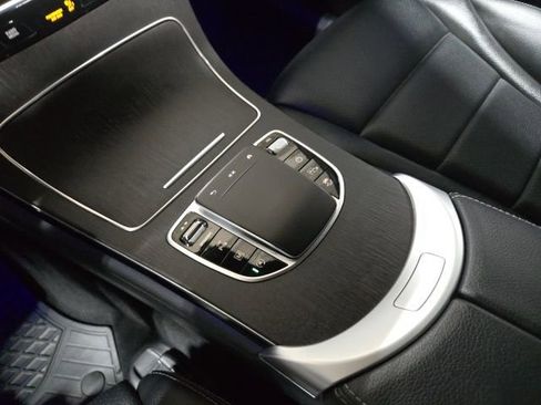 Used 2022 Mercedes-Benz GLC 300 4MATIC image 27