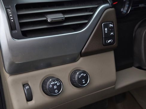 Used 2020 Chevrolet Tahoe Premier AWD/4WD image 23