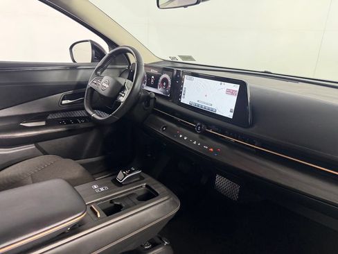 Used 2023 Nissan Ariya FWD image 31