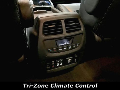 Used 2016 Honda Pilot Touring image 10