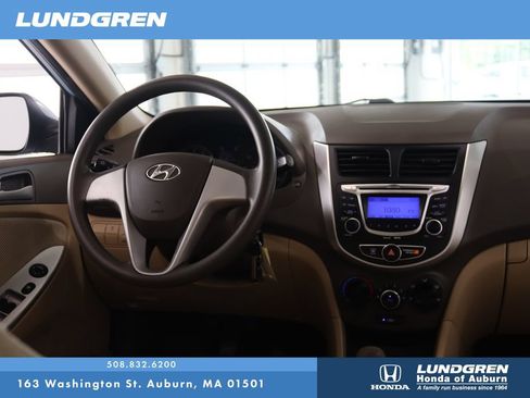 Used 2012 Hyundai Accent GLS w/ Comfort Pkg 2 FWD image 4