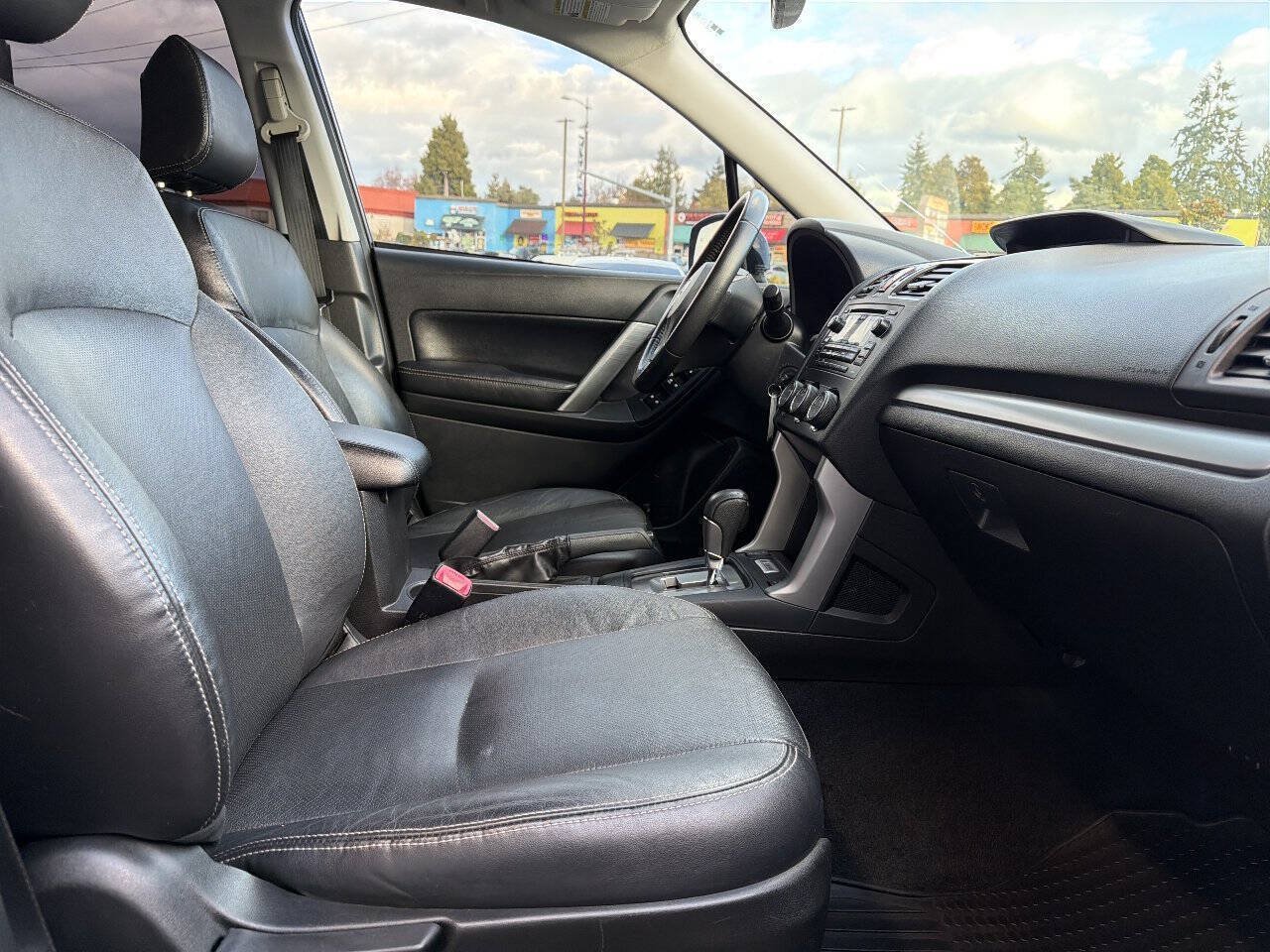 Used 2014 Subaru Forester 2.5i Limited AWD/4WD image 14