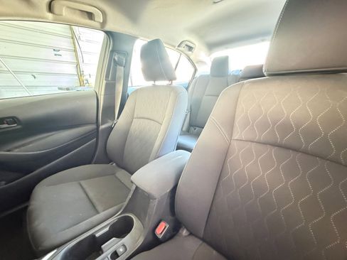 Used 2025 Toyota Corolla LE FWD image 34