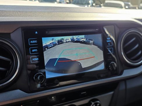 Used 2017 Toyota Tacoma TRD Sport image 29