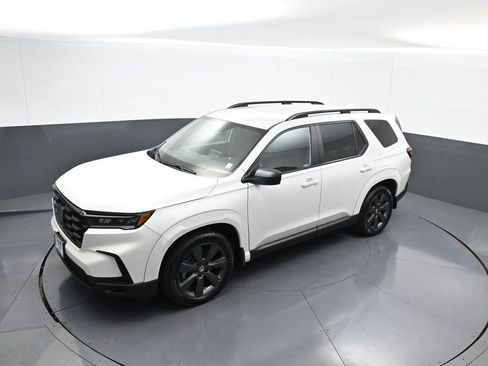 Certified 2023 Honda Pilot Sport image 33