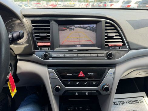 Used 2018 Hyundai Elantra SEL FWD image 13