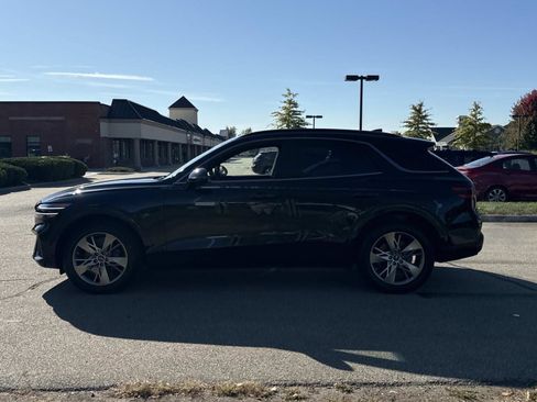 Used 2024 Genesis GV70 3.5T Sport image 8