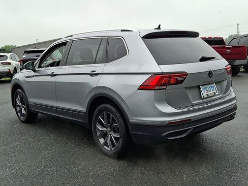 Used 2022 Volkswagen Tiguan SE AWD/4WD image 4