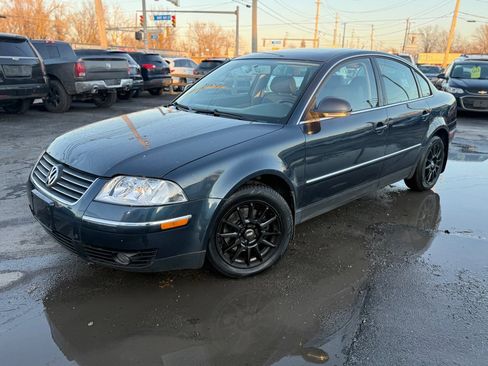 Used 2005 Volkswagen Passat GLS image 1