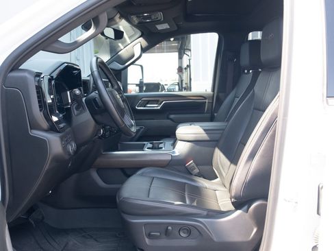 Used 2024 Chevrolet Silverado 3500 High Country w/ Technology Package AWD/4WD image 12
