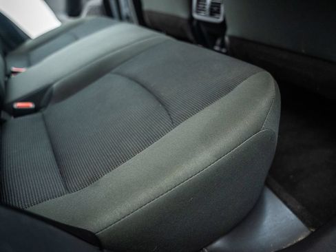 Certified 2025 Toyota RAV4 LE FWD image 32