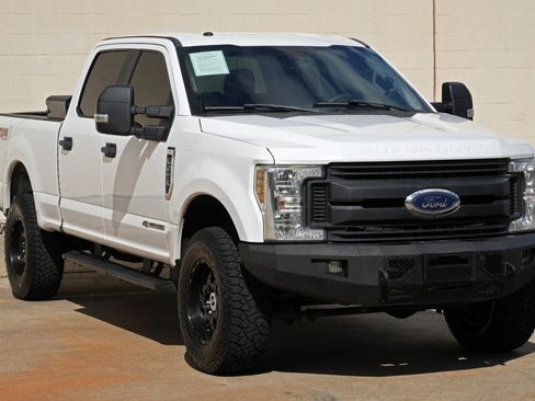 Used 2019 Ford F250 XL w/ Power Equipment Group AWD/4WD image 46