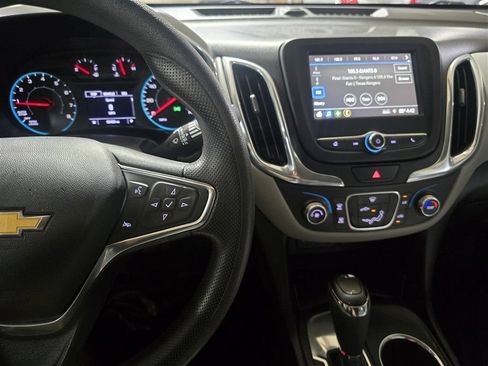 Used 2019 Chevrolet Equinox LS FWD image 13