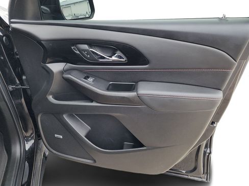 Used 2023 Chevrolet Traverse RS image 45