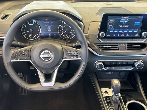 Used 2023 Nissan Altima 2.5 SV image 17