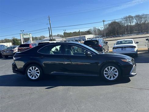 Used 2022 Toyota Camry LE image 26