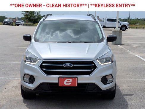 Used 2018 Ford Escape SE w/ SE Sport Appearance Package image 2