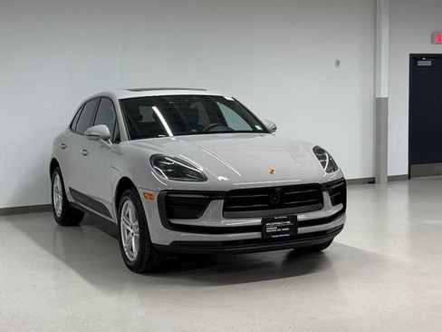 Certified 2026 Porsche Macan AWD/4WD image 10