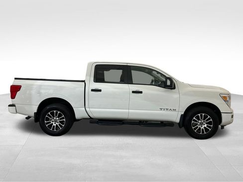 Used 2024 Nissan Titan SV w/ SV Convenience Package AWD/4WD image 7