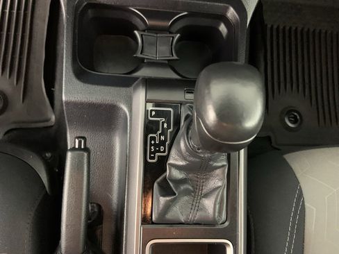 Used 2021 Toyota Tacoma TRD Off-Road image 13