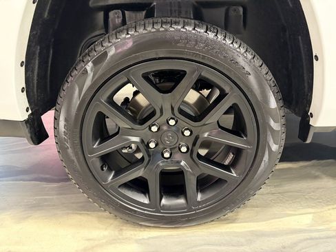 Used 2025 RAM 1500 Laramie w/ Night Edition image 35