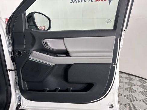 New 2025 Ford Expedition Active image 22