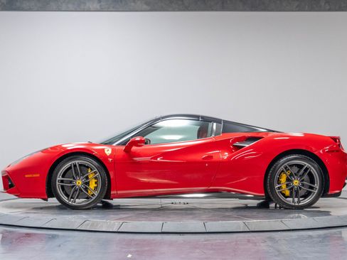 Used 2018 Ferrari 488 Spider RWD image 43