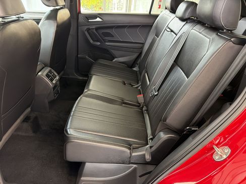 Certified 2024 Volkswagen Tiguan SE R-Line FWD image 23