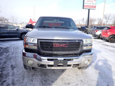 Used 2004 GMC Sierra 2500 SLE w/ Heavy-Duty Power Package image 2
