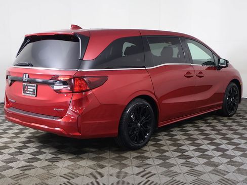 Used 2025 Honda Odyssey Sport-L image 11