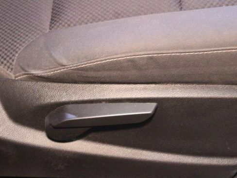 Used 2016 Chevrolet Silverado 1500 LT image 10