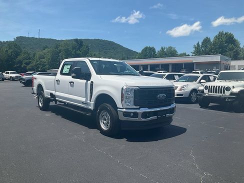 New 2026 Ford F250 XL AWD/4WD image 3
