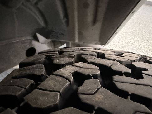 Used 2018 Jeep Wrangler Unlimited Sahara w/ Dual Top Group image 27