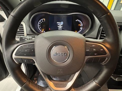 Used 2022 Jeep Grand Cherokee Laredo E w/ Security & Convenience Group AWD/4WD image 12