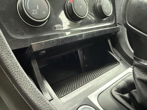 Used 2019 Volkswagen Golf SE image 34