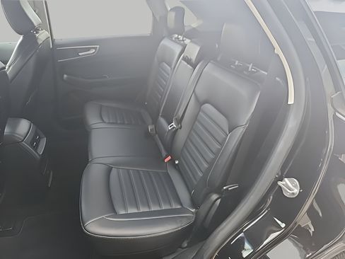 Certified 2020 Ford Edge SEL w/ Cold Weather Package image 13