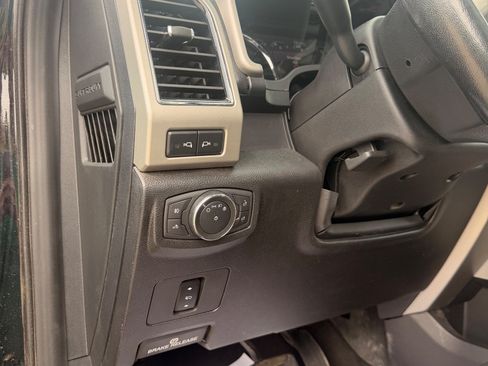 Used 2021 Ford F250 Lariat w/ Chrome Package AWD/4WD image 11