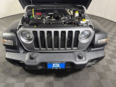 Used 2020 Jeep Gladiator Sport w/ Quick Order Package 24S AWD/4WD image 26