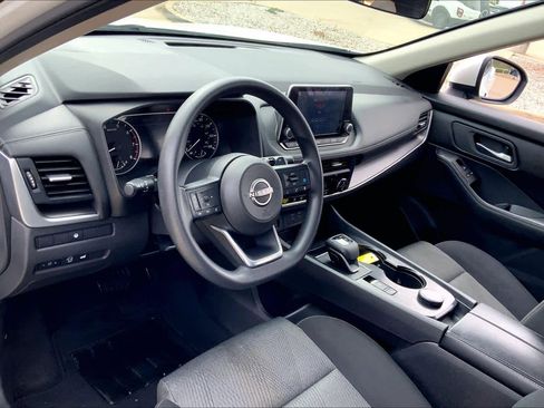 Used 2024 Nissan Rogue SV AWD/4WD image 29