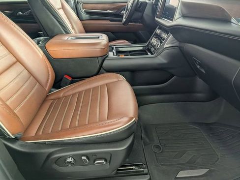 Used 2023 GMC Yukon XL Denali Ultimate image 36