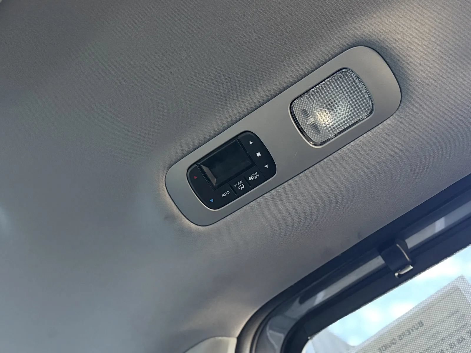 Used 2023 Honda Odyssey Elite image 42